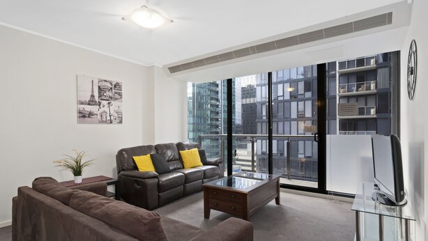 Apartment, 2 Bedrooms, 2 Bathrooms, City View | Living room | LCD TV, DVD player - City Tower Apt (Southbank)