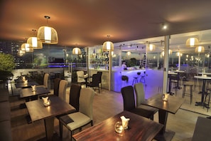 Bar (in der Unterkunft)