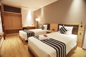 Standard Twin Room | Minibar, in-room safe, desk, laptop workspace - Aiden Saigon Hotel (Ho Chi Minh City)