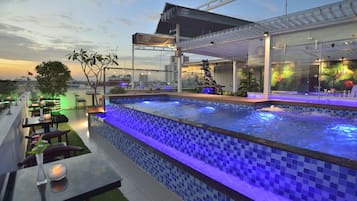 Rooftop pool