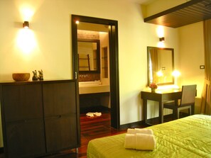 3-Bedroom Condo | Room amenity - CTW 5A by PIPS (Thep Krasattri)