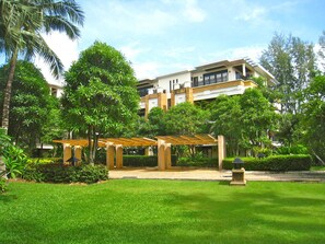 Exterior - CTW 5A by PIPS (Thep Krasattri)