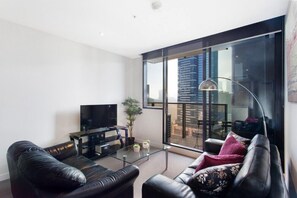Business Apartment, 3 Bedrooms, Non Smoking | Living room