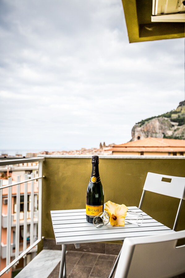 Double Room, Balcony, Sea View | Balcony - B&B Pepito (Cefalù)