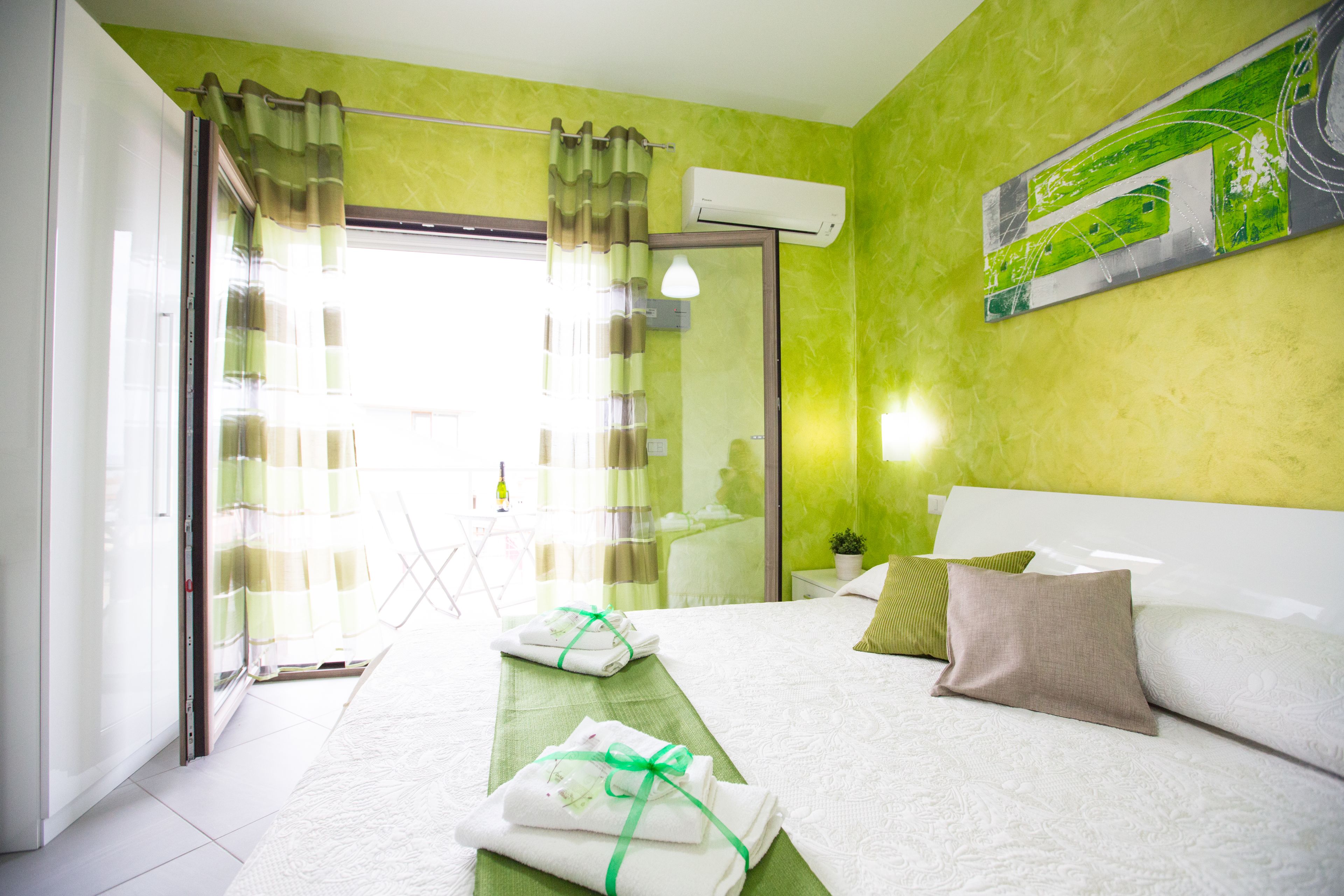 Double Room, Balcony, Sea View | Desk, blackout drapes, soundproofing, rollaway beds