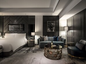 Junior Suite Adult Only (2 Cimer & Wonder Box is available for stays) | 迷你吧、客房內保險箱、遮光布/窗簾、隔音