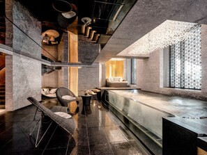 室內 Spa 池