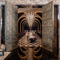 Breakfast and dinner served