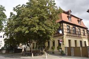 Front of property - Gasthof zum Goldenen Hirschen (Burgbernheim)