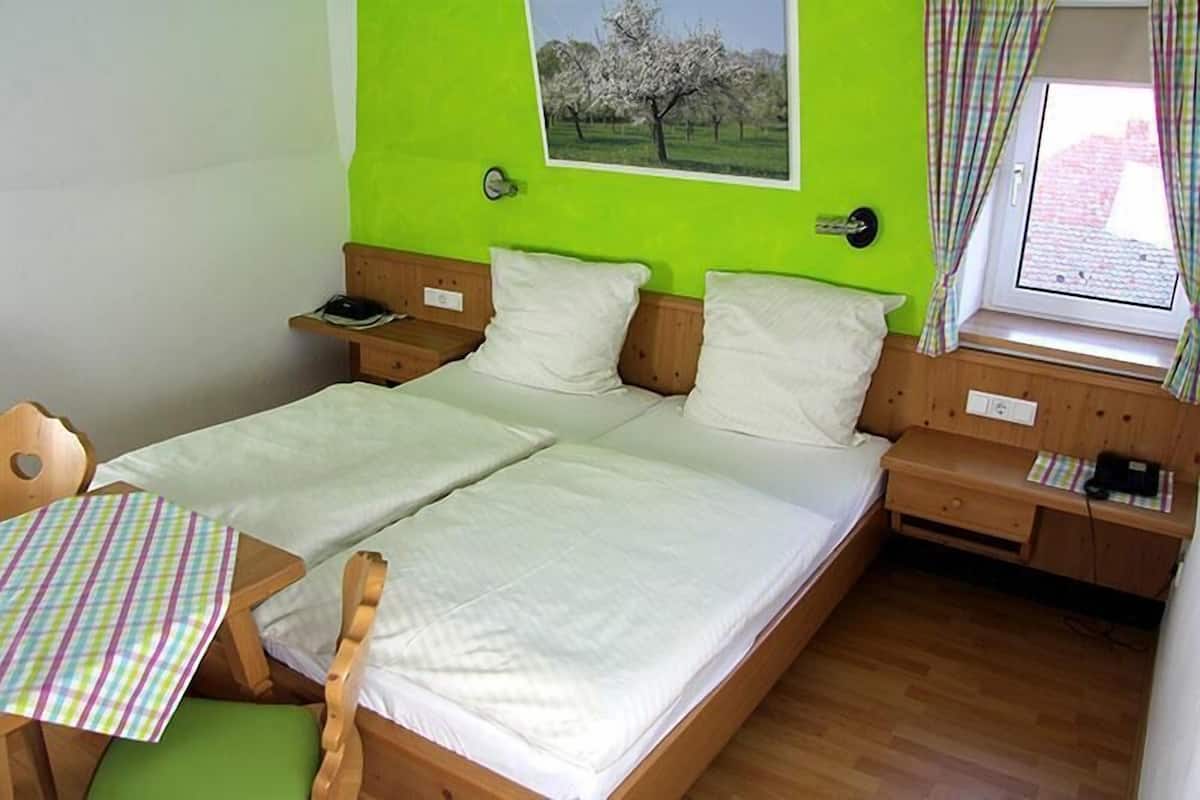 Basic Double Room | Free WiFi