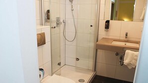 Bathroom - Gasthof zum Goldenen Hirschen (Burgbernheim)