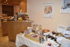 Petit déjeuner buffet compris tous les jours