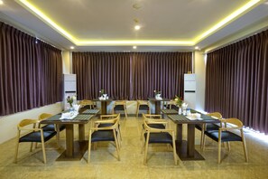 Banquet hall - Virati Hotel (Yangon)