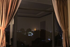 Deluxe Room | City view - Virati Hotel (Yangon)