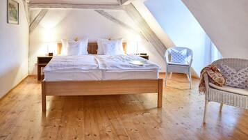 Classic Double Room, Private Bathroom | Interior