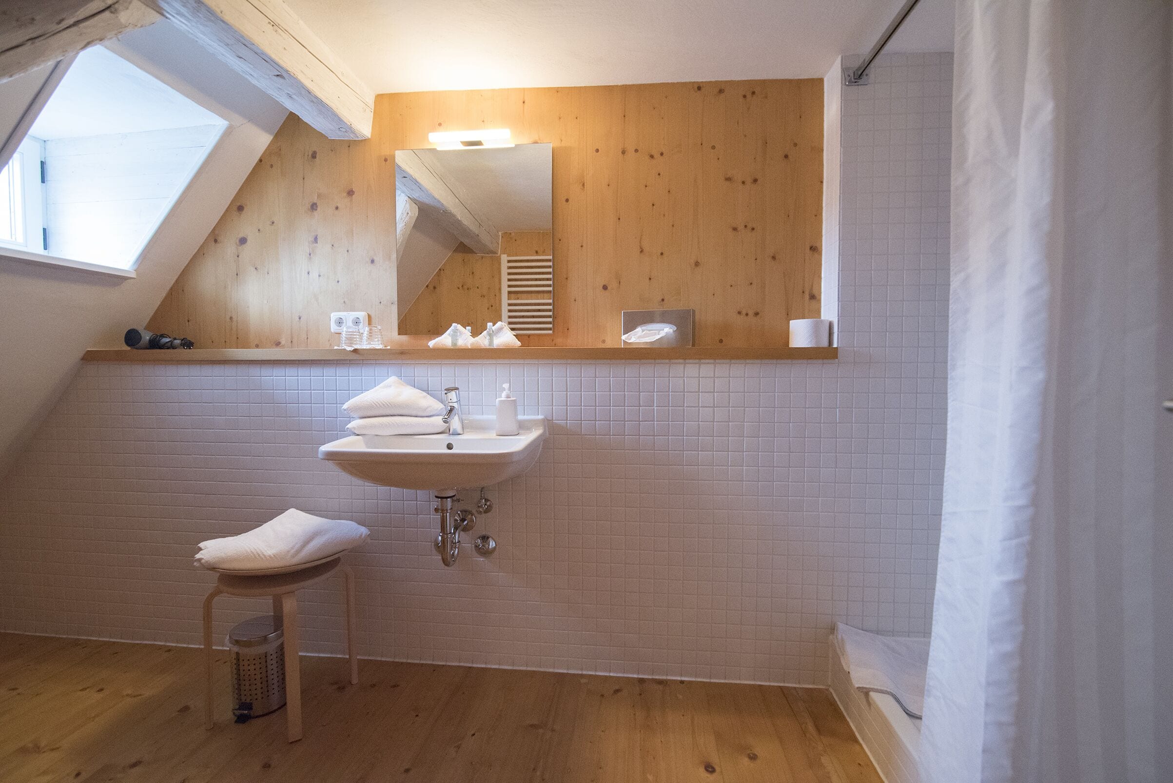 Classic Double Room, Private Bathroom | Bathroom