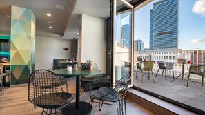 Restaurant - Holiday Inn - the niu, Charly Frankfurt City by IHG (Frankfurt)