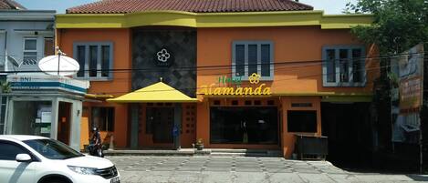 Fachada da propriedade