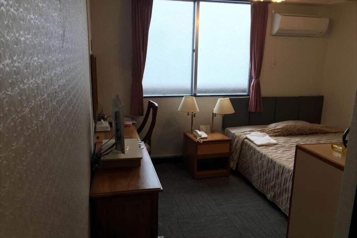 Iron/ironing board, free WiFi