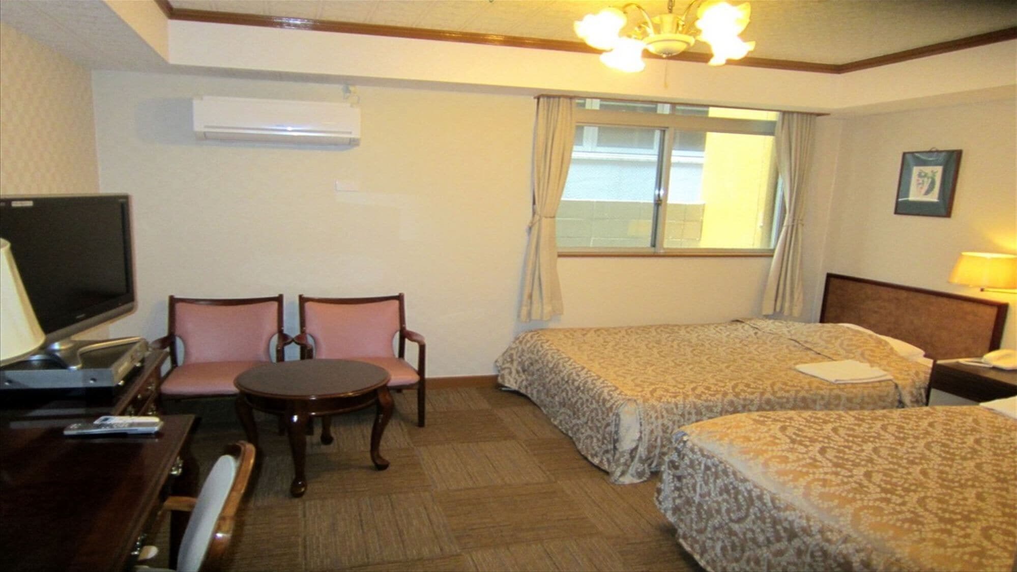 Iron/ironing board, free WiFi