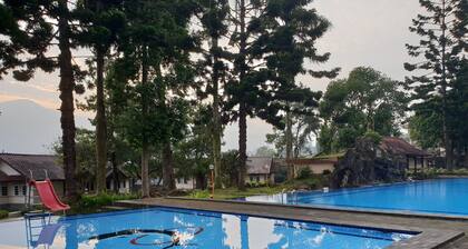 Cisarua Indah Cottage