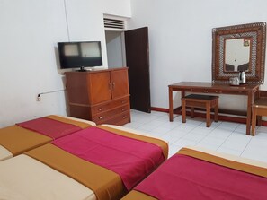 Family Room | Room amenity - Hotel Royal Juanda (Jakarta)