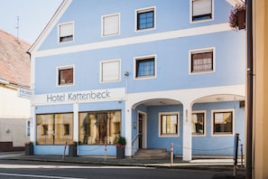 Front of property - Hotel Kattenbeck (Allersberg)