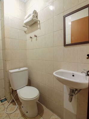 Bathroom - Hotel Astria Graha (Bandung)