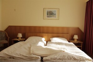 Chambre Double, 1 lit double, non-fumeurs | Bureau, lits pliants/supplémentaires, Wi-Fi gratuit