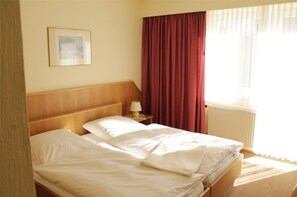 Desk, rollaway beds, free WiFi - Landgasthof Köhlbarg (Hanerau-Hademarschen)