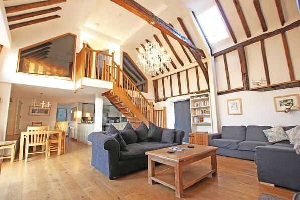 Cottage, 5 Bedrooms | Living area | Flat-screen TV, DVD player - Green Farm Kent (Ashford)