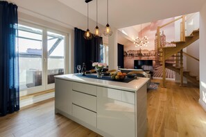 Exclusive Penthouse, 3 Bedrooms, Terrace | Premium bedding, blackout curtains, soundproofing, iron/ironing board - Old Town Premium Apartments (Kraków)