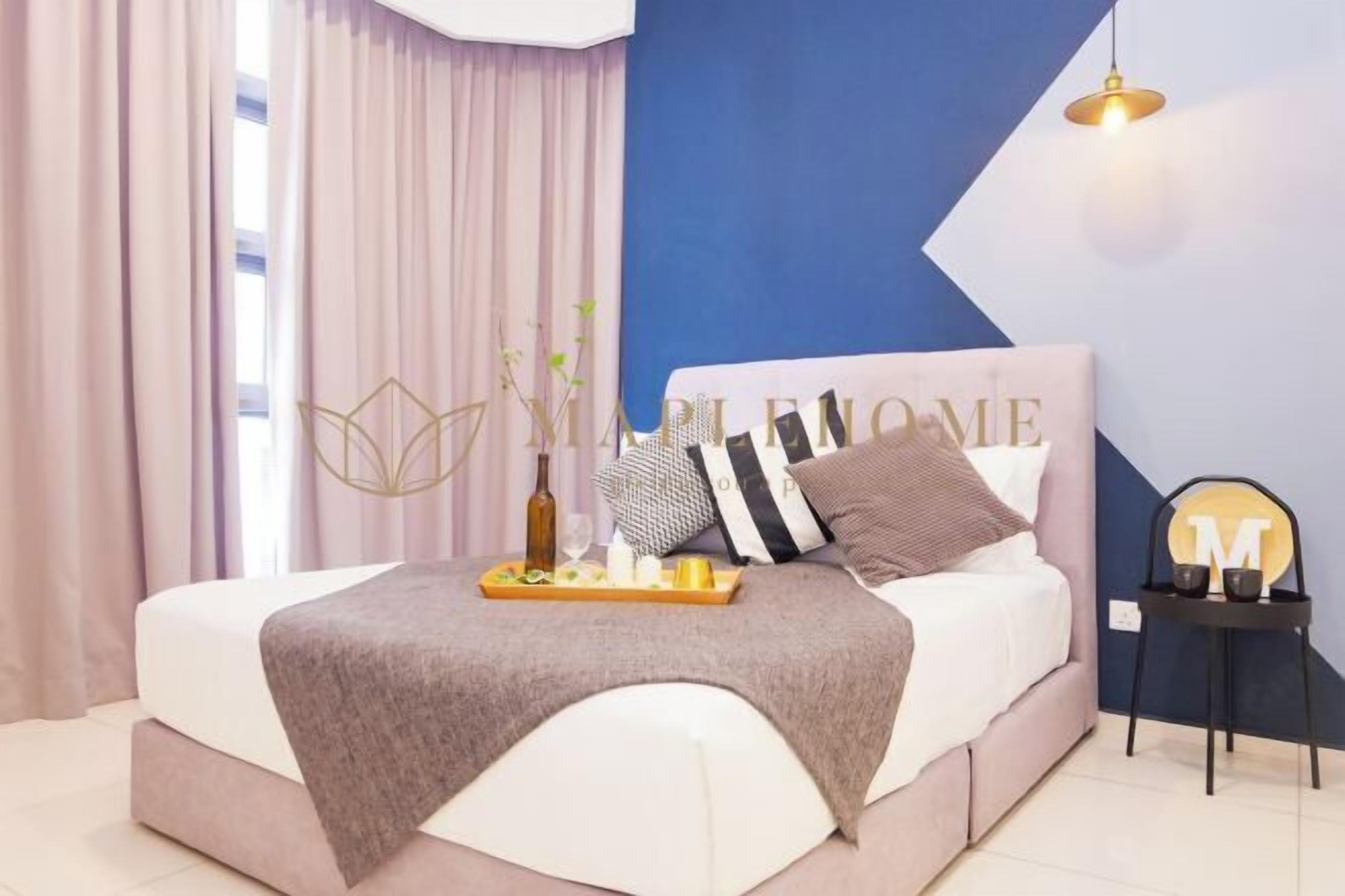 Decoración personalizada, muebles diferentes y cortinas blackout 