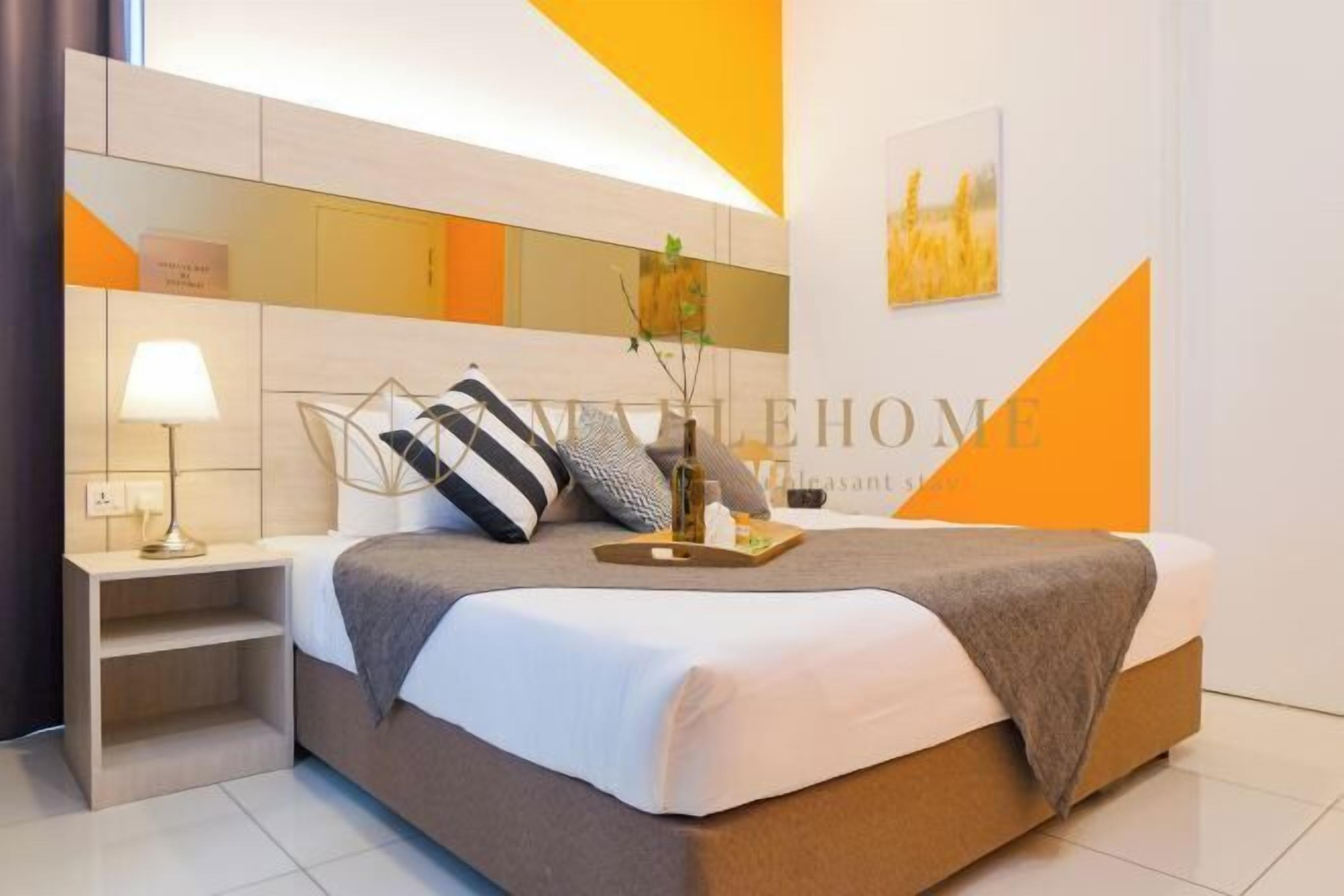 Decoración personalizada, muebles diferentes y cortinas blackout 