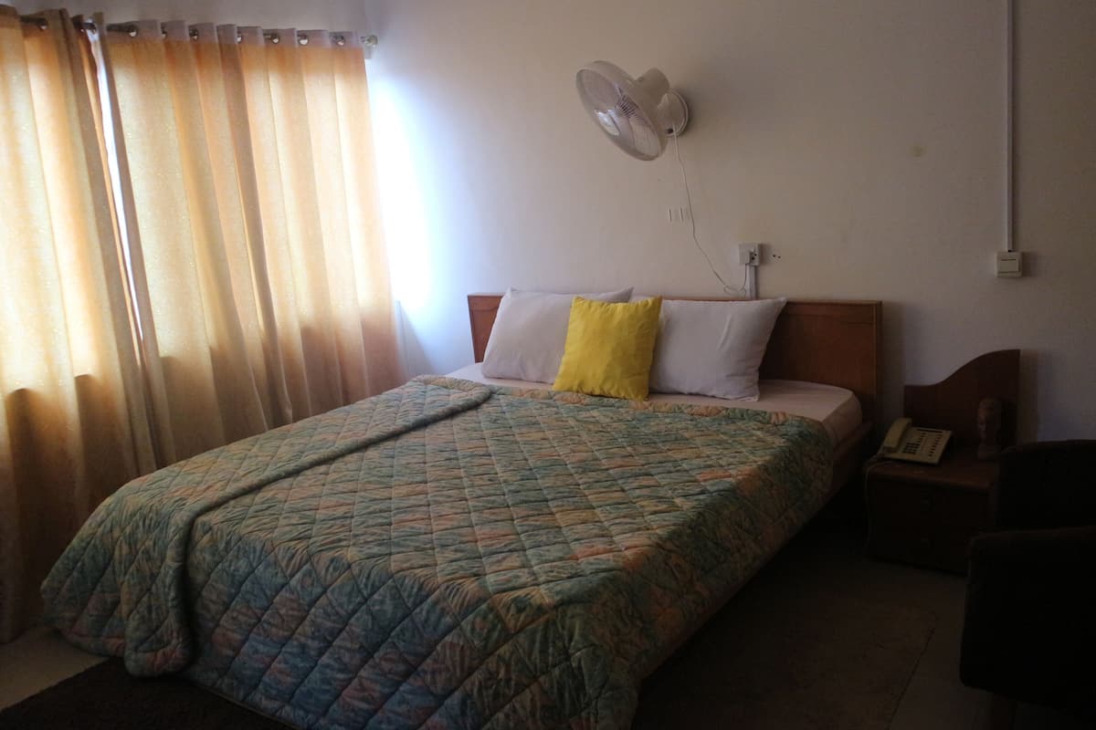 Suite de lujo, 1 cama King size, para no fumadores | Caja de seguridad en la habitación y escritorio