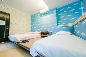 Bureau, rideaux occultants, Wi-Fi gratuit, draps fournis