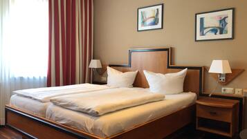 雙人房 | 書桌、免費嬰兒床、摺床/加床 (收費)、免費 Wi-Fi