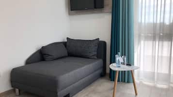 Comfort szoba kétszemélyes ággyal | Íróasztal és gyerekágy/csecsemőágy (ingyenes)