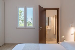 2 bedrooms, individually decorated, individually furnished - Charming Villas - Villa d'Itria with Trullo by Wonderful Italy (Ostuni)
