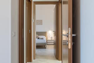 2 habitaciones, decoración personalizada y muebles diferentes 