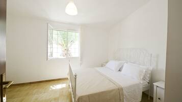 Vila, 2 quartos | 2 quartos, individualmente decorados, individualmente mobiliados