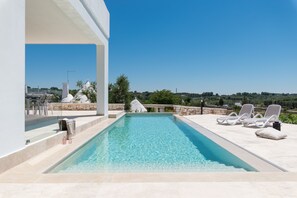 Terrace/patio - Charming Villas - Villa d'Itria with Trullo by Wonderful Italy (Ostuni)