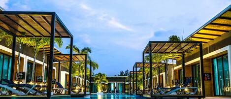 2 outdoor pools, open 7 AM to 8 PM, free cabanas, sun loungers