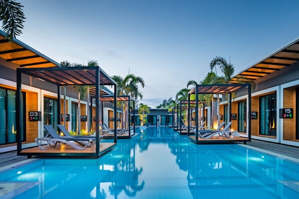 Standard Double Room  | 起居区 | 平板电视