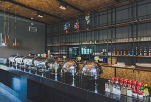每日付費供應當地料理早餐