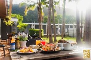 Breakfast, lunch, dinner served; international cuisine  - Asura (Ko Lanta)