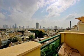 Appartement luxueux, Plusieurs lits, non-fumeur, vue sur la ville | Vue de la chambre