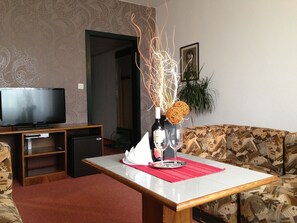 Comfort Suite | Living area | TV - A-Austerlitz Hotel (Brno)
