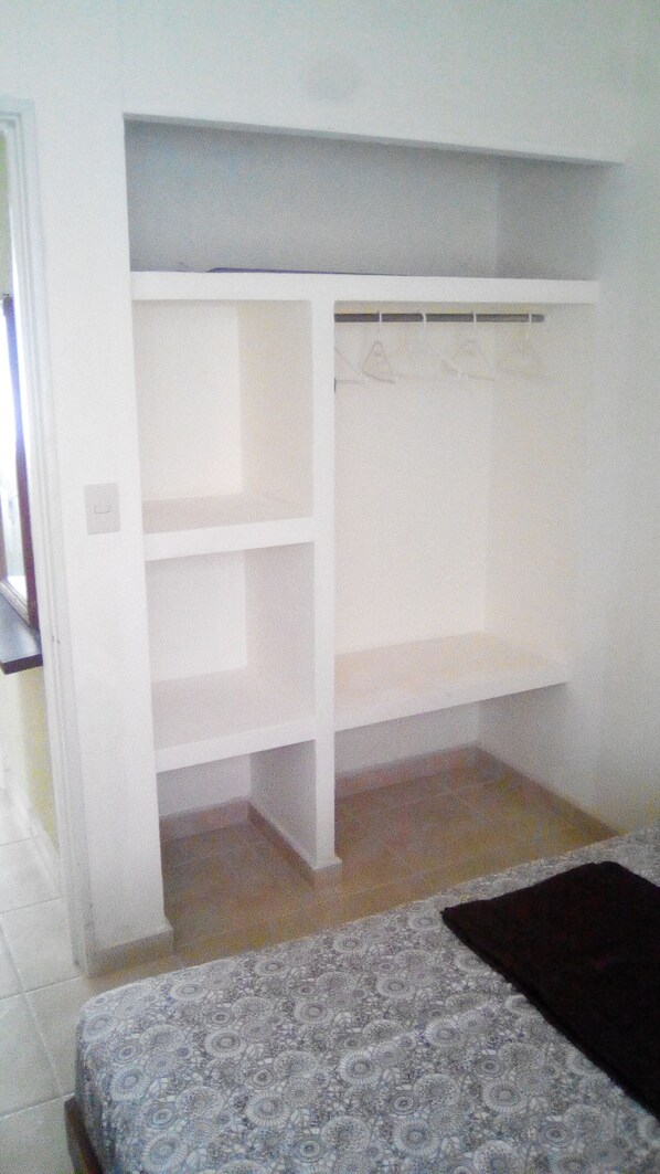 Apartment, 2 Bedrooms | 2 bedrooms, free WiFi, bed sheets - Departamento Vacacional (Culiacán)