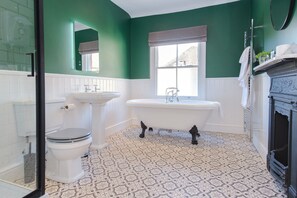 Superior Double Room, Ensuite, River View | Bathroom - White Hart Cafe Bar & Bistro (Telford)